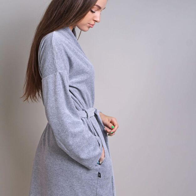 Sofa Killer light grey velours robe